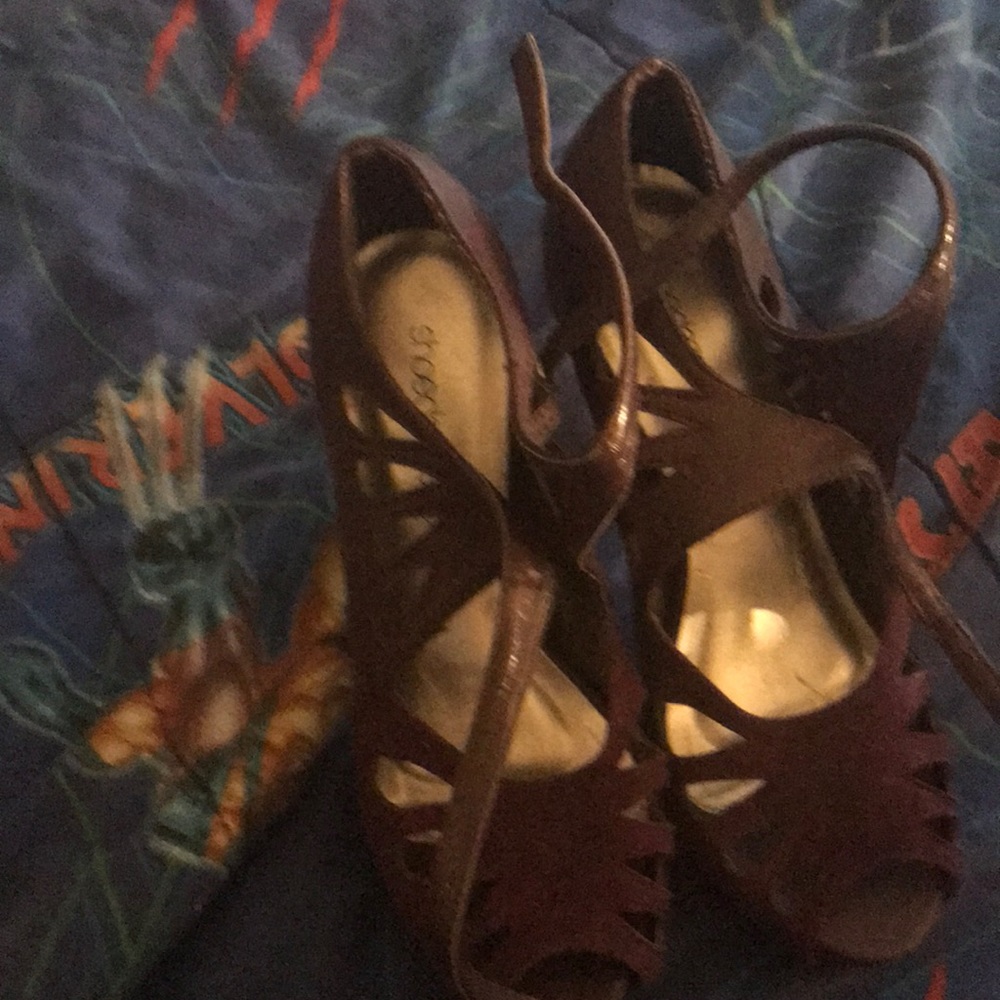 Purple high heel shoes